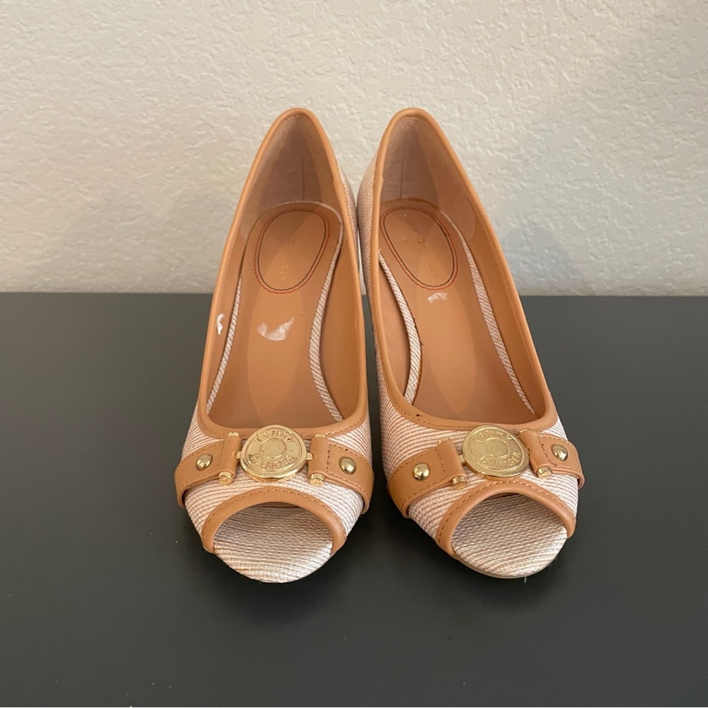 Tommy Hilfiger Tan Cream Espadrilles with Elegant Design